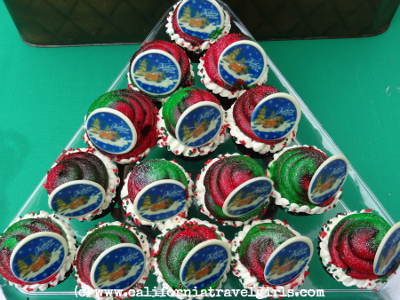 Disney-Holiday-Cupcakes